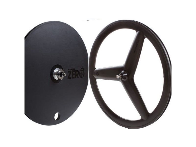 Couple, Front Notorious Z3, Rear Notorious Zero Online